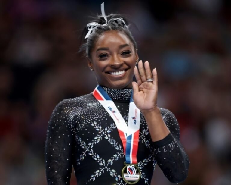 Championnats du monde de gymnastique artistique 2023 : Simone Biles remporte le concours général individuel 2