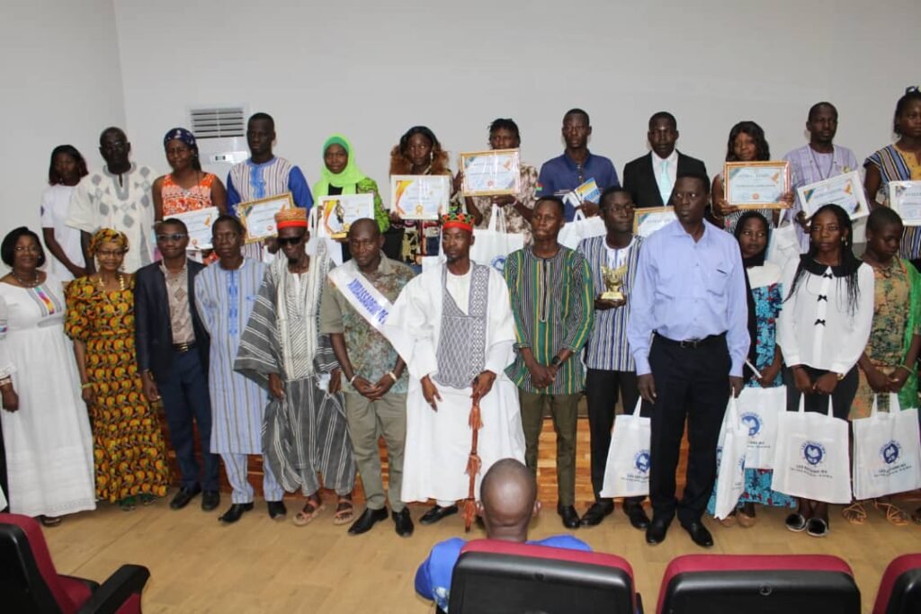 Poésie : Zeinab Sanou remporte le 2e prix du concours – Une plume pour la liberté 2