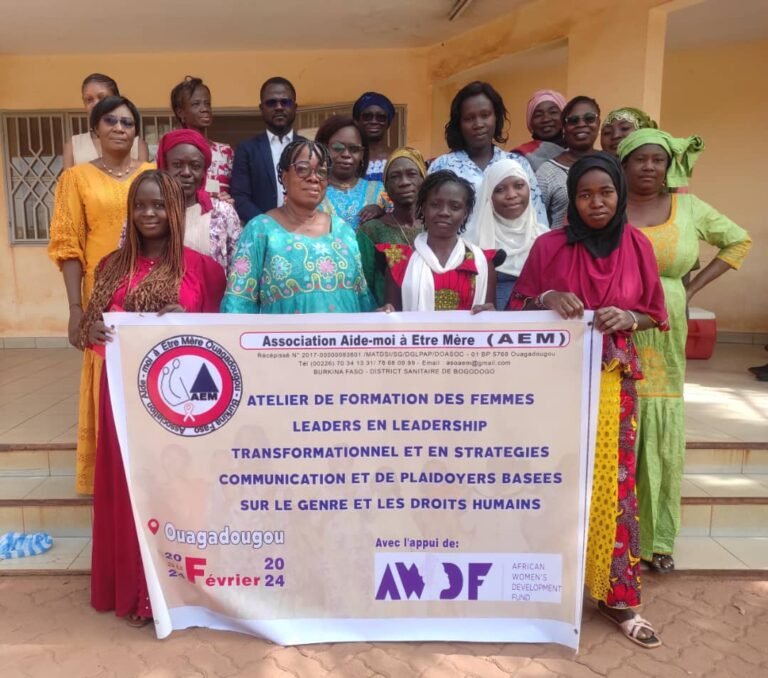 VIH/Sida : L’association Aide-moi à Être Mère outille des femmes et jeunes filles sur le leadership transformationnel 211