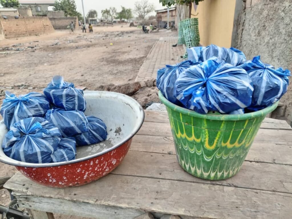 Ouagadougou: Vente de charbons, une activité génératrice de revenus pour des femmes 2