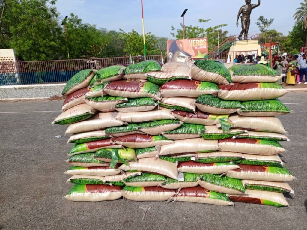 Patriotisme : 10 tonnes de sac de riz et 50 bourses d’études aux veuves et orphelins des FDS 2