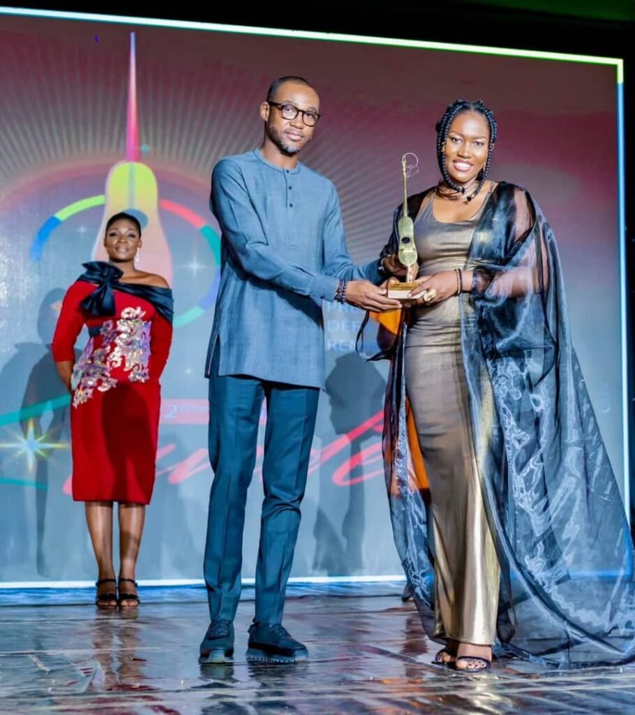 Kundé 2024 : Nabalum remporte le trophée du meilleur artiste féminin 2