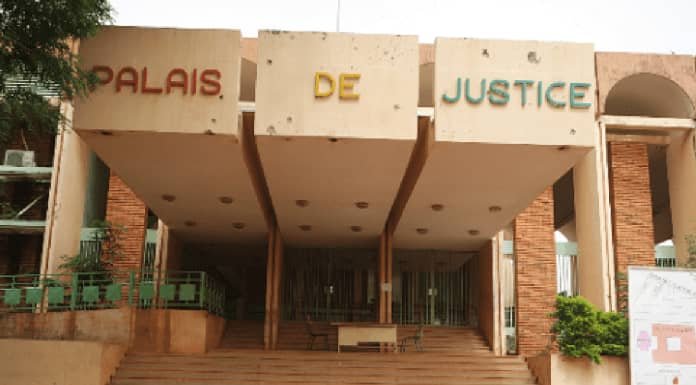 Ouaga: Un vigile se fait passer pour un enseignant de maths et extorque plus de 2,3 millions FCFA 9