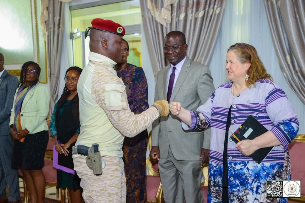 Coopération Burkina-Canada : L’ Ambassadeur Lee-Anne Hermann en fin de mission 2