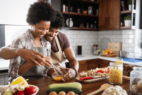 La cuisine : Un espace d'amour et de complicité pour les jeunes couples mariés 2