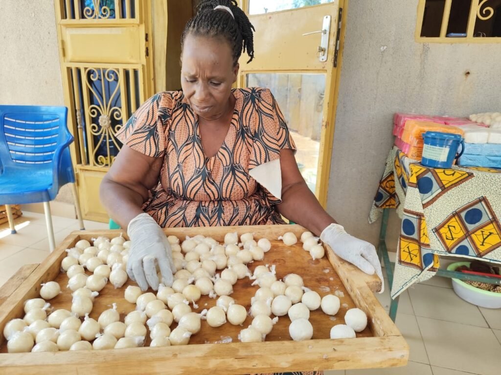 Savon anti-moustiques : L’innovation fait-main de Salimata Kaboré 4