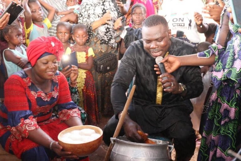 Ablassé Ouédraogo : Le musicien qui prépare du to en chantant lors des mariages 1