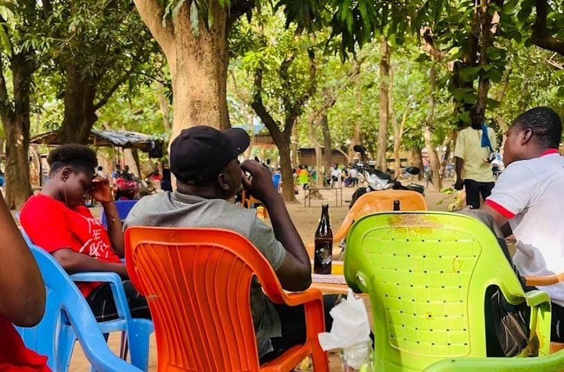 Ouagadougou : Des travailleurs entre alcool et poulets dès 10h du matin 2