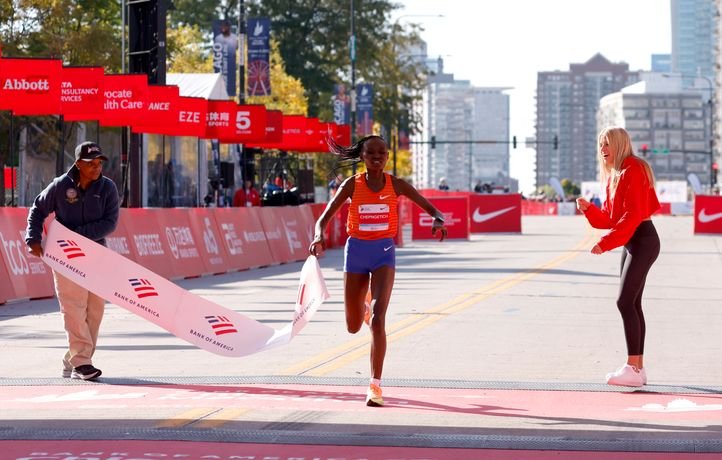 Marathon de Chicago: La kényane Ruth Chepngetich explose le record du monde 2