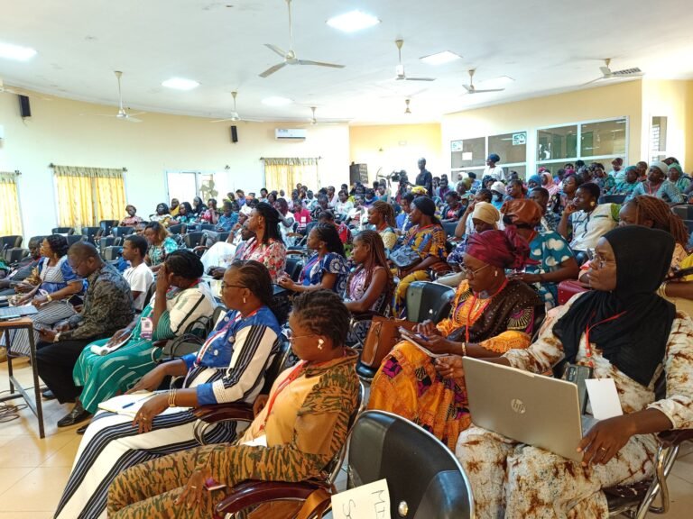 '' Féminin Bloom'' : Femme et gestion de famille au centre des échanges 1