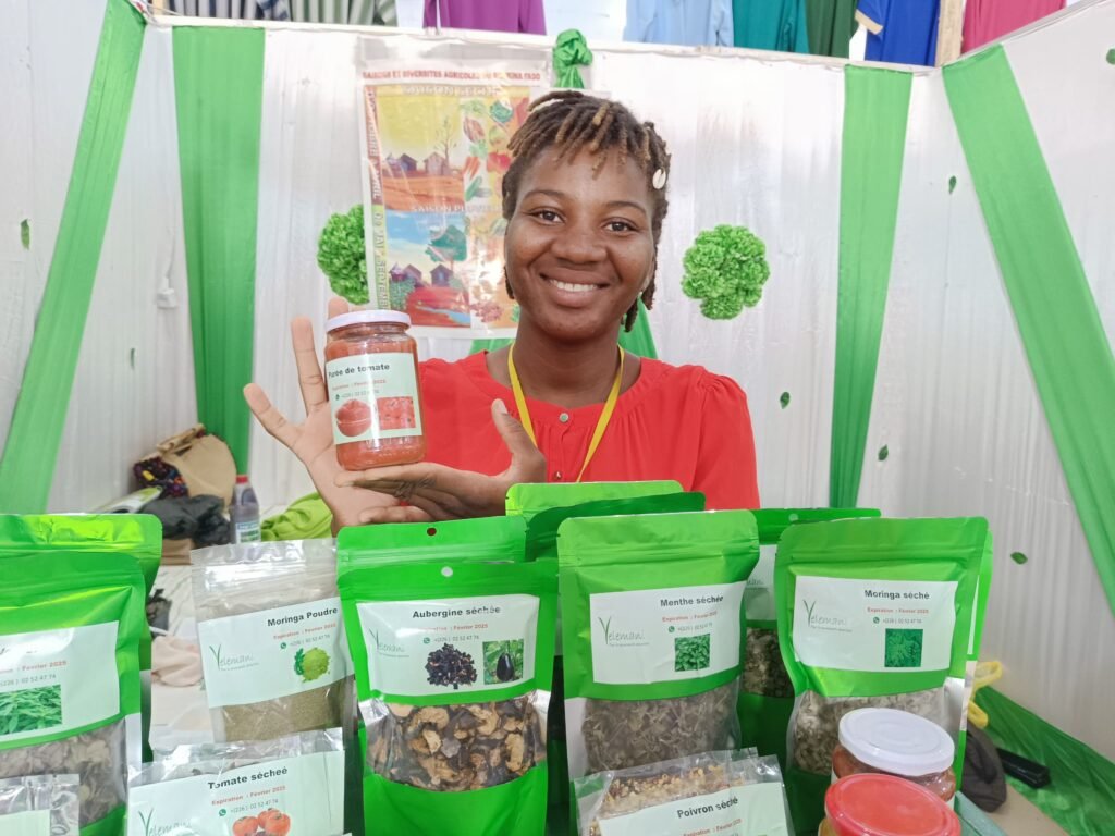 SIAO 2024 : L’Association Yelmani, vitrine de produits bio des femmes déplacées de Loumbila 3