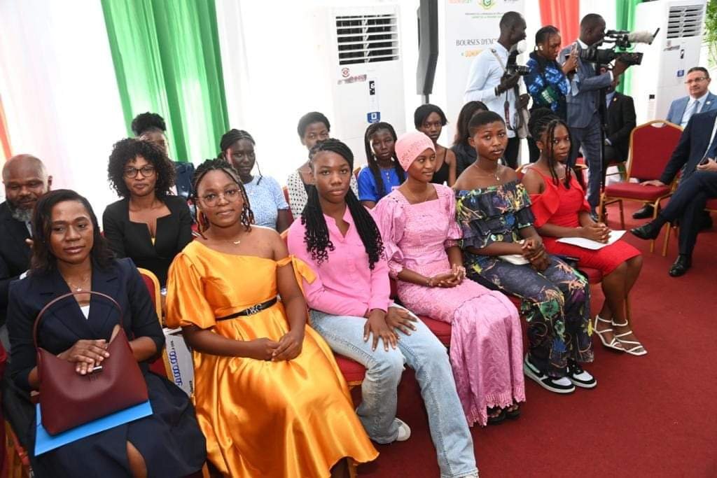 Côte d'Ivoire : 11 jeunes femmes se forment en pilotage d’avion 2