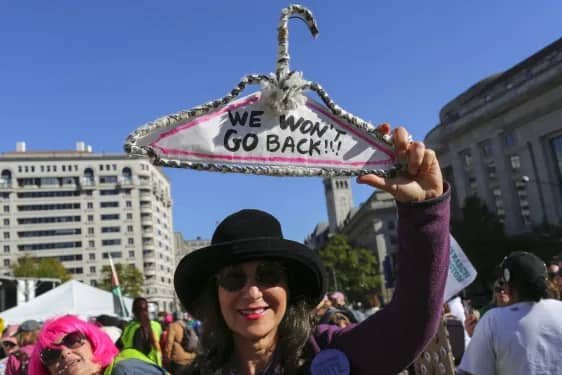 Plus de 5 000 femmes dans les rues de Washington pour soutenir Kamala Harris 2