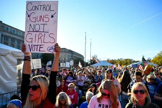 Plus de 5 000 femmes dans les rues de Washington pour soutenir Kamala Harris 1