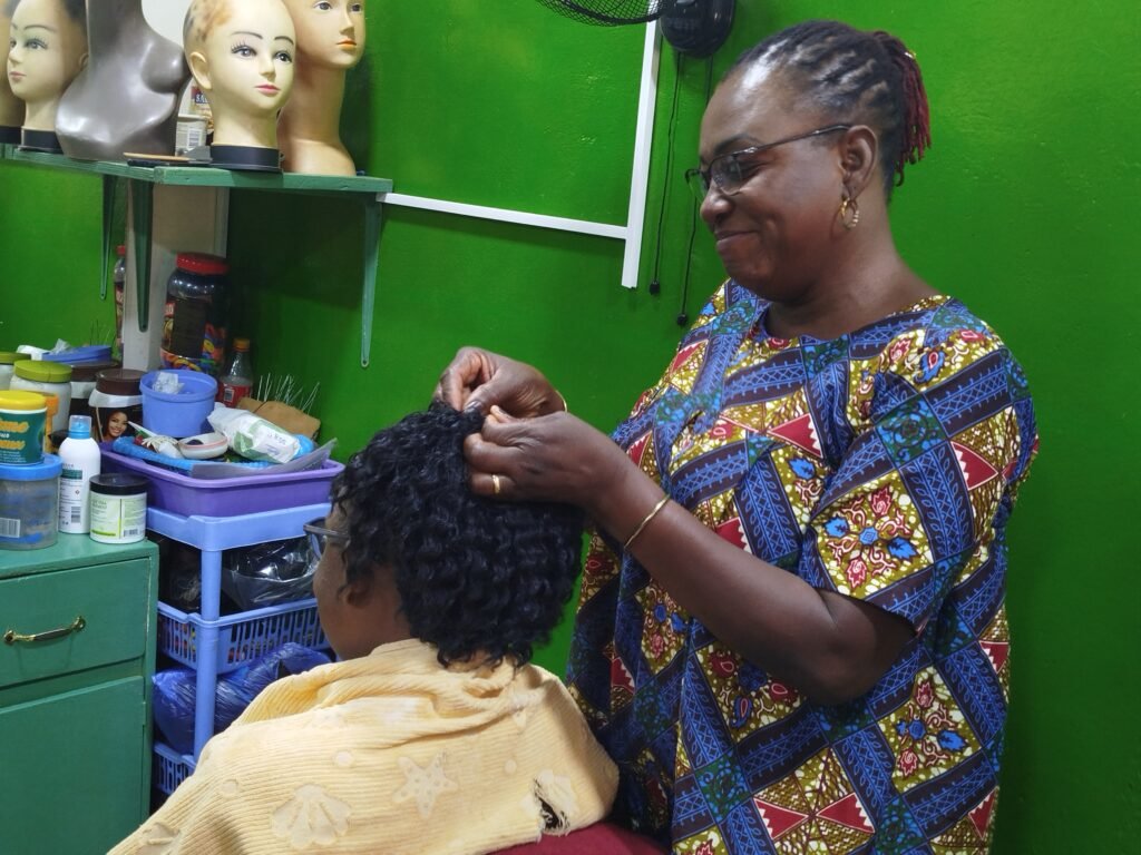 Noël 2024 : Des salons de coiffure vide à Ouagadougou 4