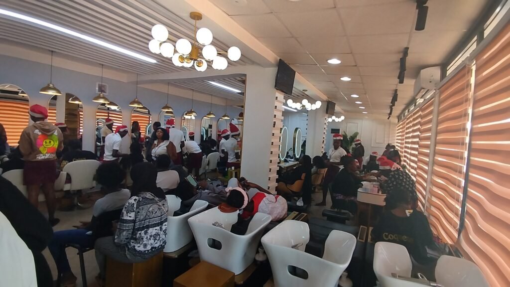 Noël 2024 : Des salons de coiffure vide à Ouagadougou 5