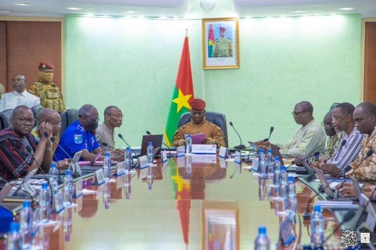 Burkina : Adoption de nouveaux décrets relatifs aux statuts particuliers des sociétés d'État « Faso Guulgo » et « Faso Kosam » 8