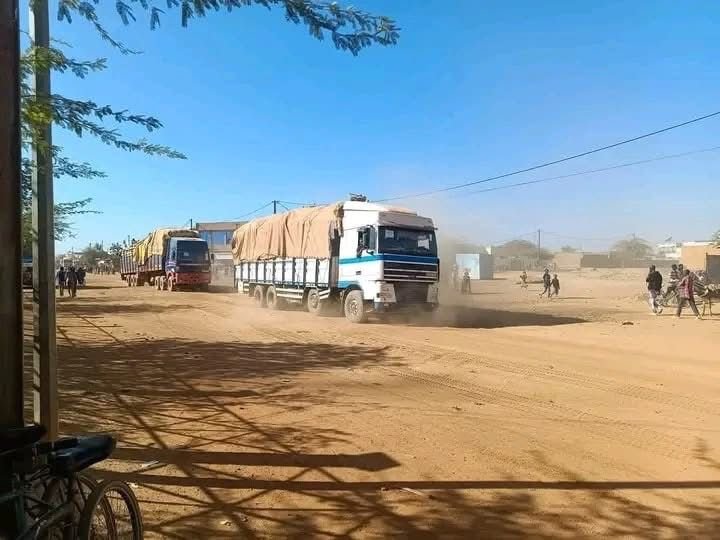 Burkina Faso : Un convoi de près de 200 camions ravitaille Djibo 7