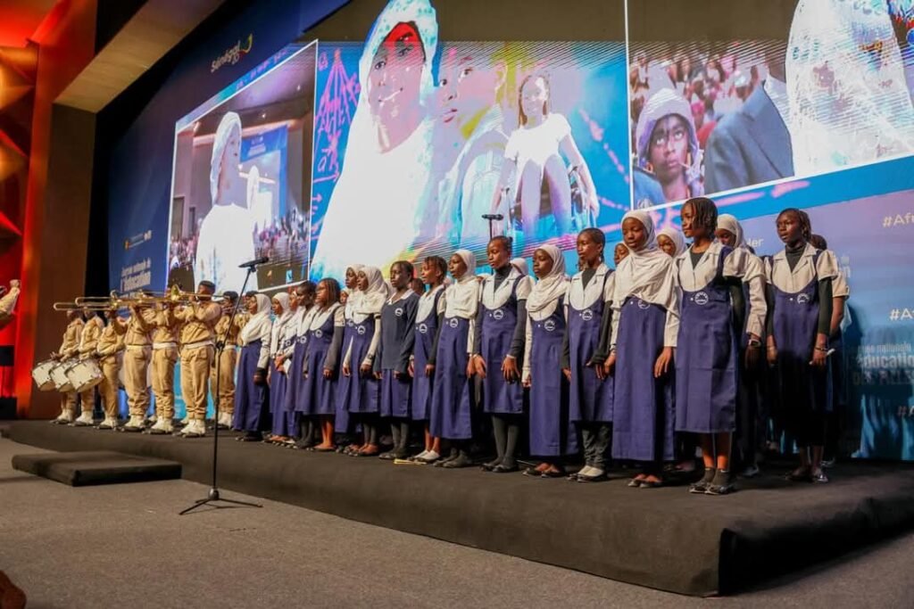 Sénégal : La Première Dame Marie Khone Faye plaide pour le maintien des filles à l’école 2