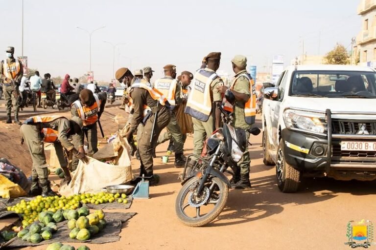 Ouagadougou : La Police Municipale déguerpit les occupants anarchiques des voies 2