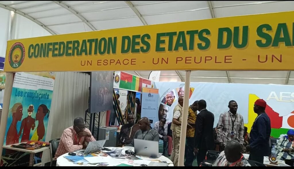 FESPACO 2025 : Le stand AES attire de visiteurs grâce au portrait des 3 chefs d'Etat 2