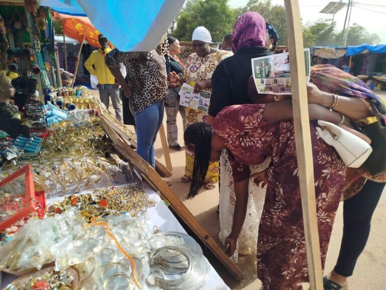 FESPACO 2025 : Le stand des accessoires ivoirien séduit beaucoup de festivaliers 3