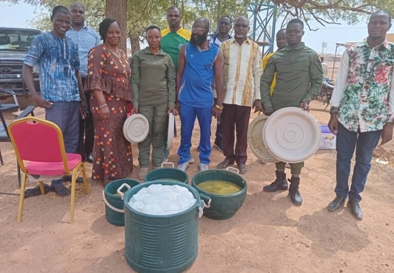 Namentenga : Une promotrice de restaurant offre du tô aux forces combattantes 5