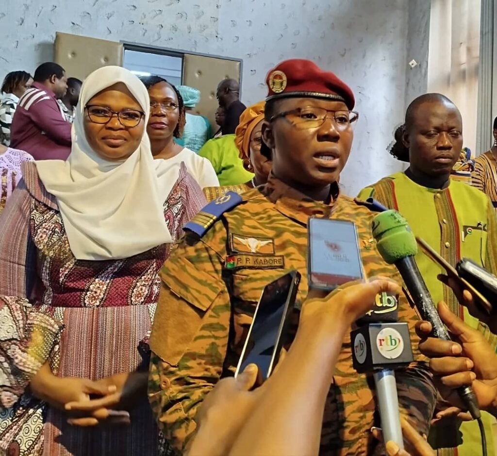 Burkina : Des filles et femmes sensibilisées sur l'utilisation saine des réseaux sociaux 2